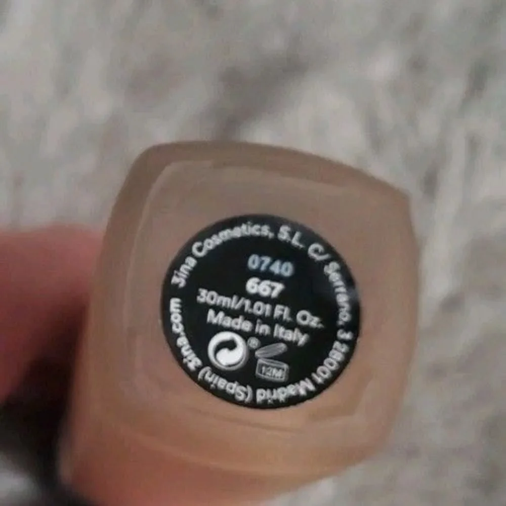 3INA The 24H Foundation - 667 Warm Brown